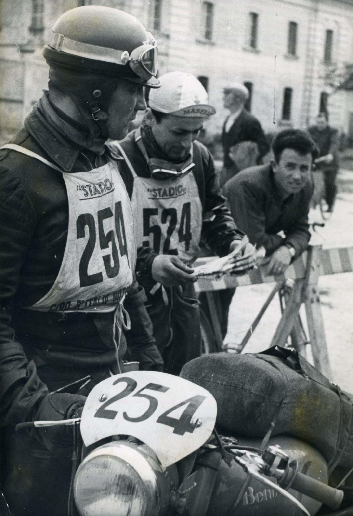 1954 Bologna II° Motogiro d’Italia Pietrogrande , alla partenza