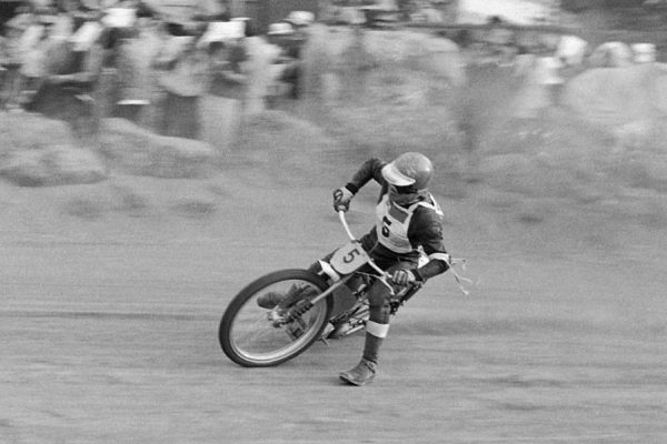 1972-0806 20 batteria Manfred Poschenrieder D