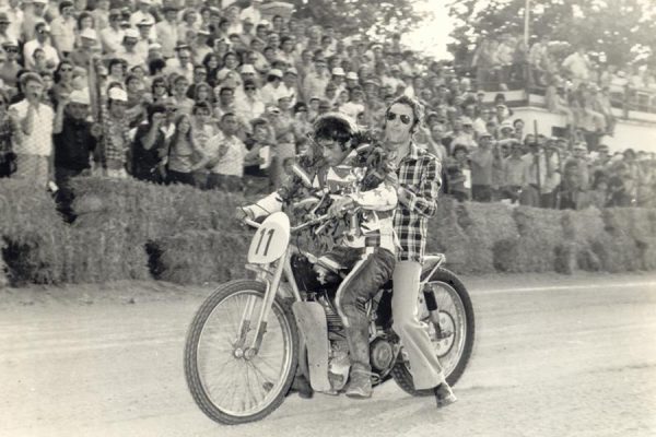 1972-0806 giro d'onore anche per Ruggero Calonego il Presidente del Moto Club Montagnana