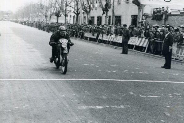 1954 Bologna II° Motogiro d’Italia Pietrogrande in azione