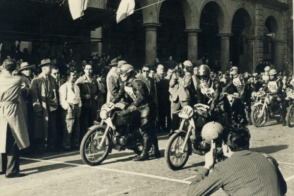 1954 Bologna II° Motogiro d’Italia Pietrogrande , pronti via !