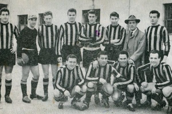 SC PISA 1954-55 – Virgili, Bressan, Taccola, Manghesi, Dall’Angelo, Mariani, Bellani segretario, Meini; Nesti, Canonico, Loni, Niccolini.
